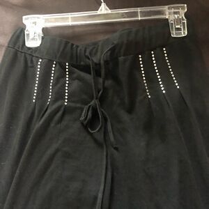 Cute pants. Fall right below the knee.